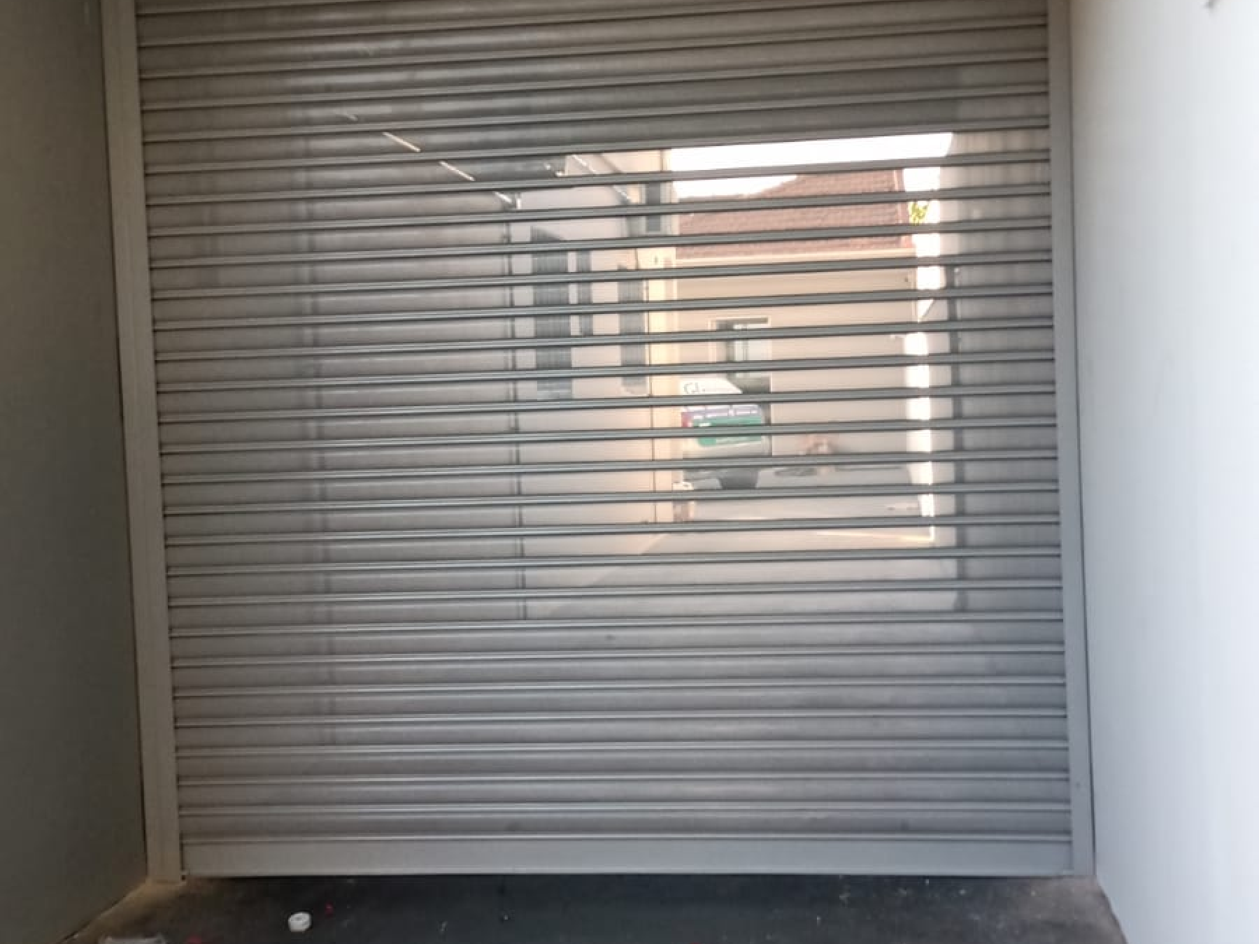 Portas de aço de enrolar automática - Riber Portas